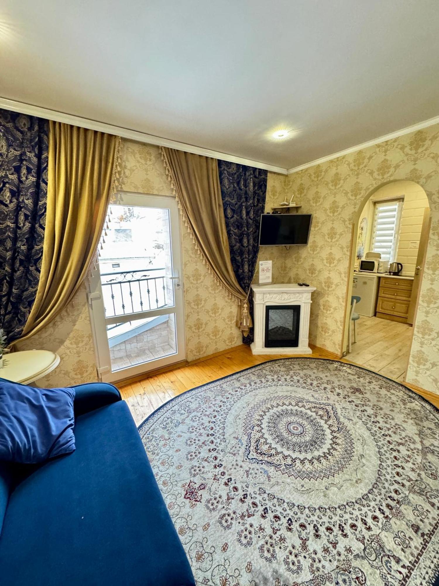 Little Paris Apartment แชร์นิฟซี ภายนอก รูปภาพ