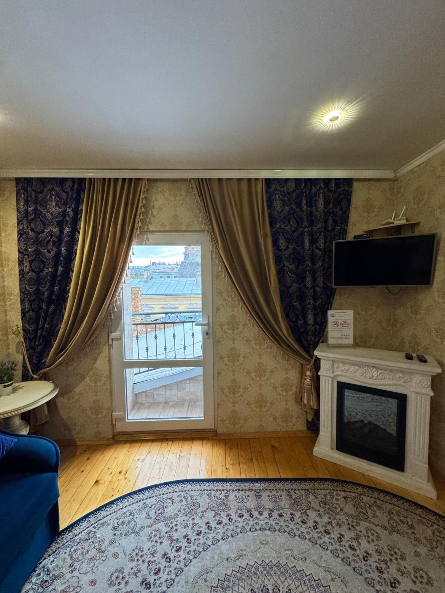 Little Paris Apartment แชร์นิฟซี ภายนอก รูปภาพ